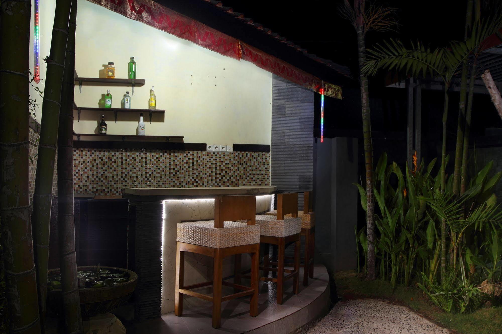 Jimbaran Lestari Hotel & Residence - Spa Exteriör bild