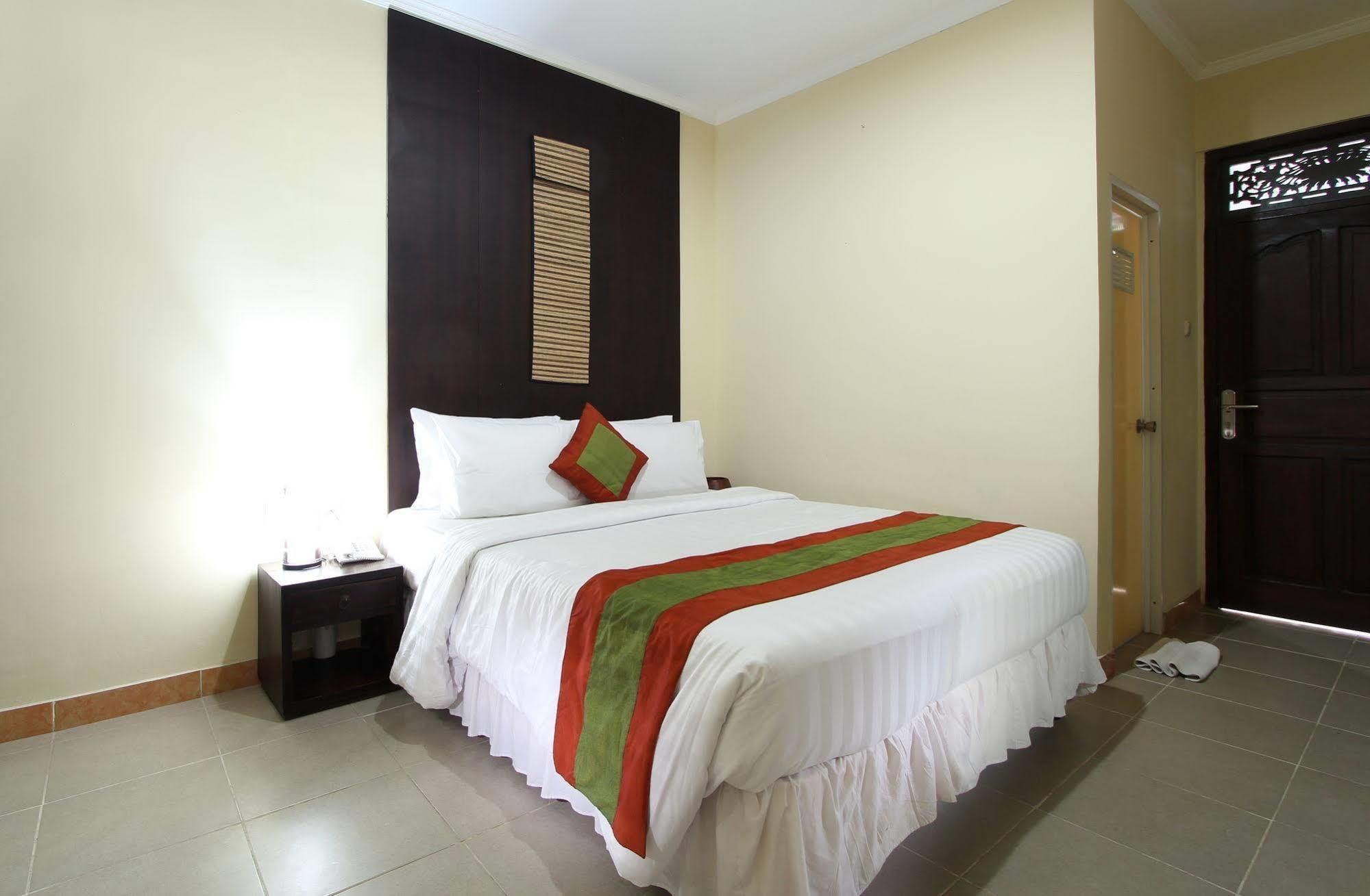 Jimbaran Lestari Hotel & Residence - Spa Exteriör bild